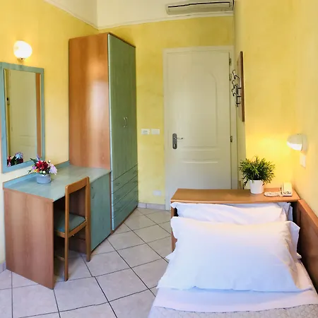 Отель Naica Римини