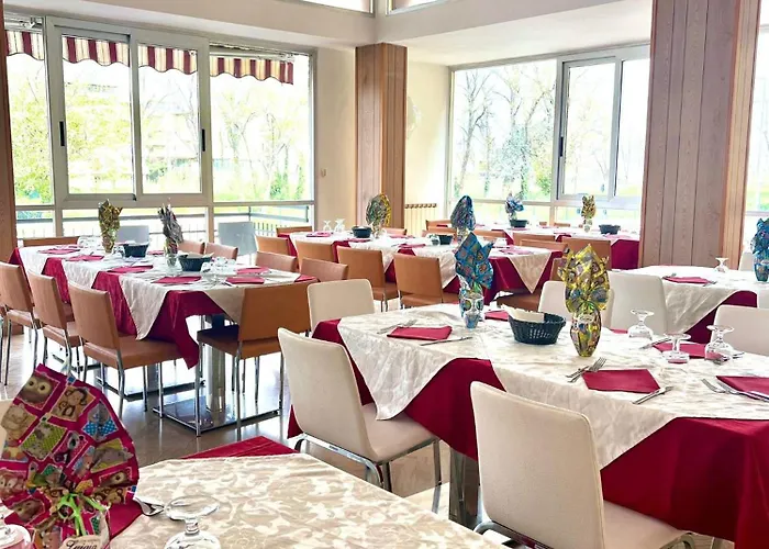 Naica Otel 3*